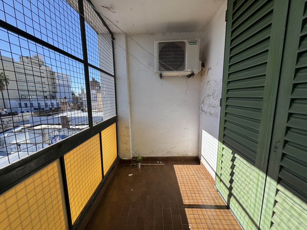EN VENTA DEPARTAMENTO DE 2 DORMITORIOS CON COCHERA
