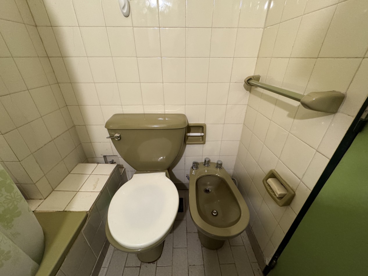EN VENTA DEPARTAMENTO DE 2 DORMITORIOS CON COCHERA