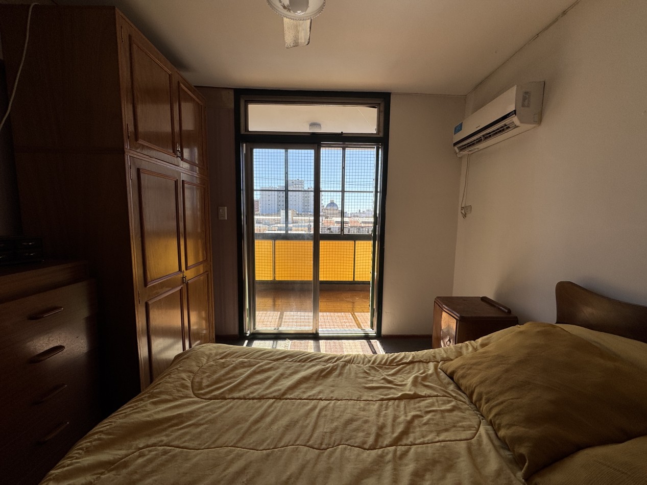 EN VENTA DEPARTAMENTO DE 2 DORMITORIOS CON COCHERA