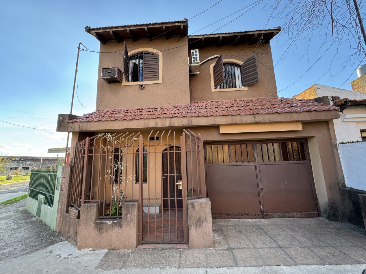 SE VENDE CASA ZONA RACEDO Y AV. DE LAS AMERICAS