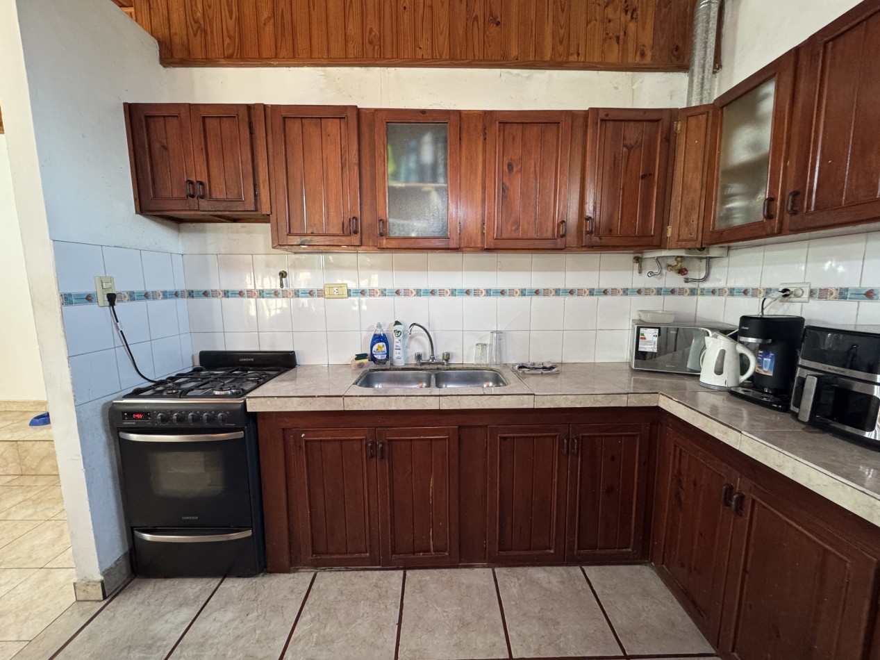 SE VENDE CASA ZONA RACEDO Y AV. DE LAS AMERICAS