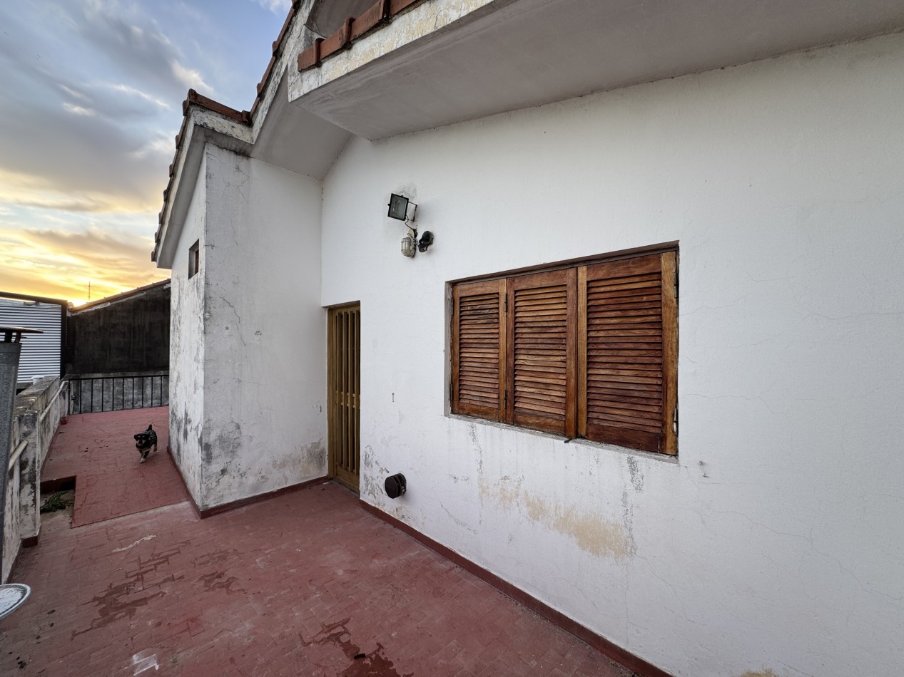 CASA EN VENTA - zona Av. de las Americas y Sarobe