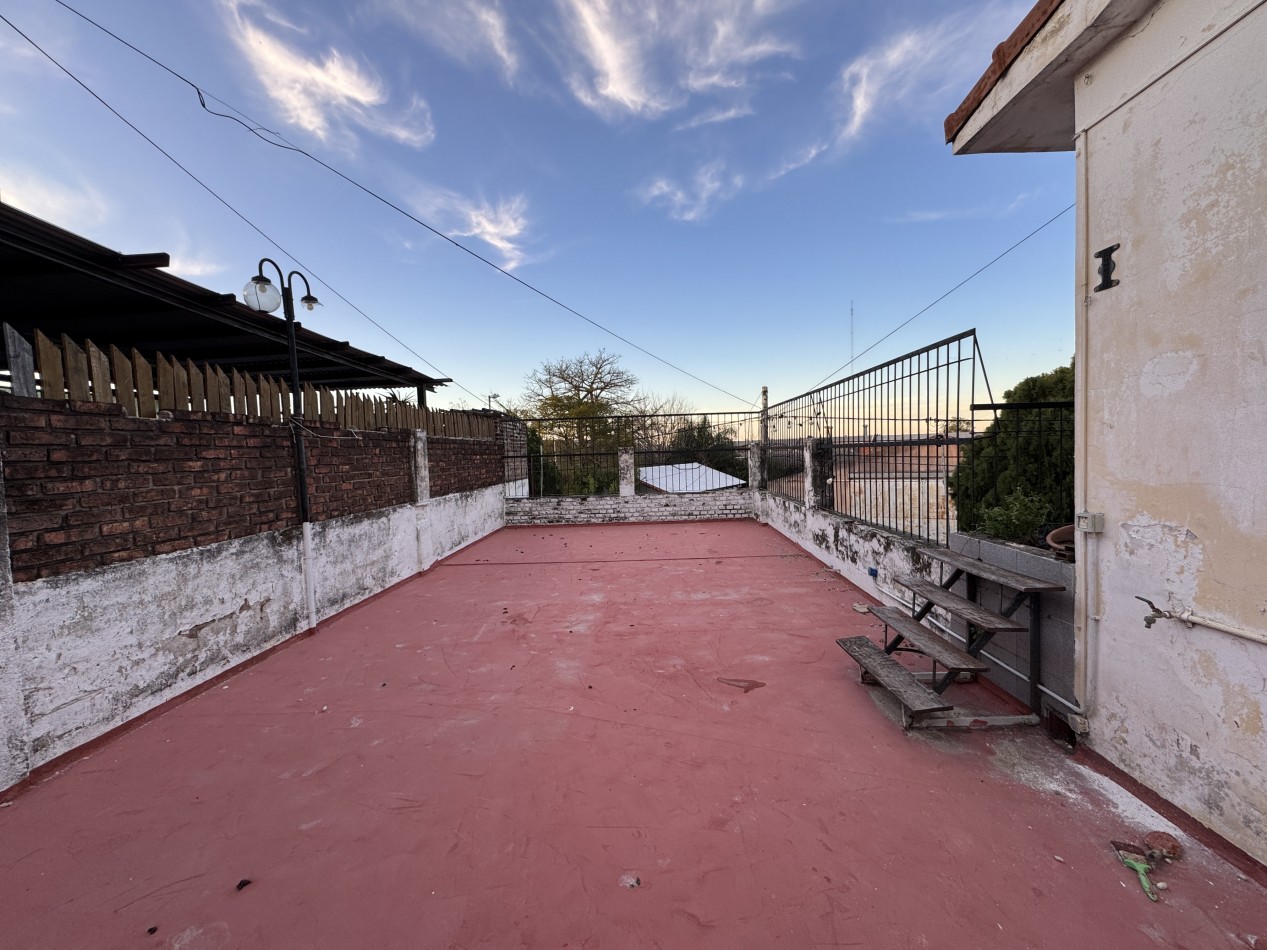 CASA EN VENTA - zona Av. de las Americas y Sarobe