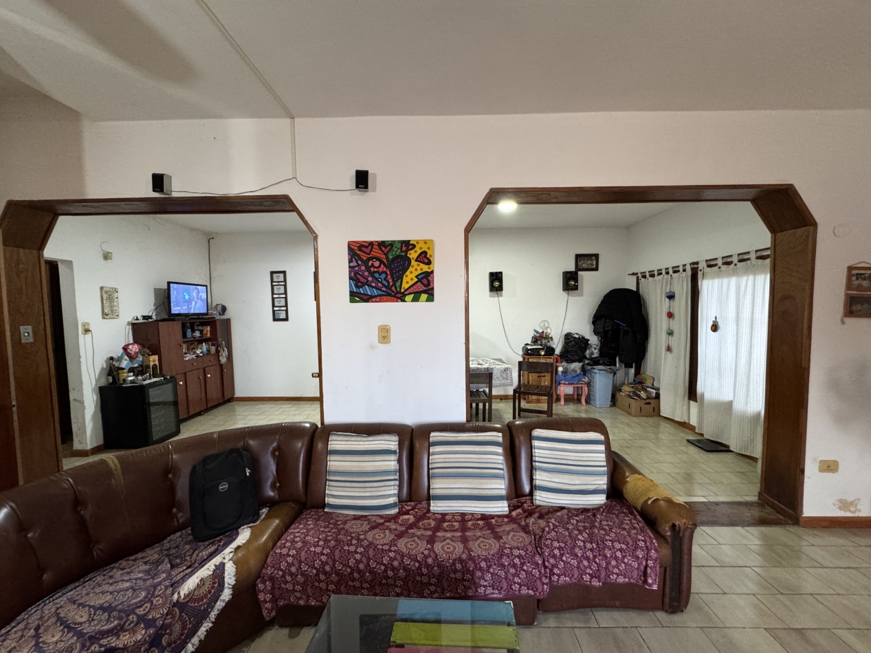CASA EN VENTA - zona Av. de las Americas y Sarobe
