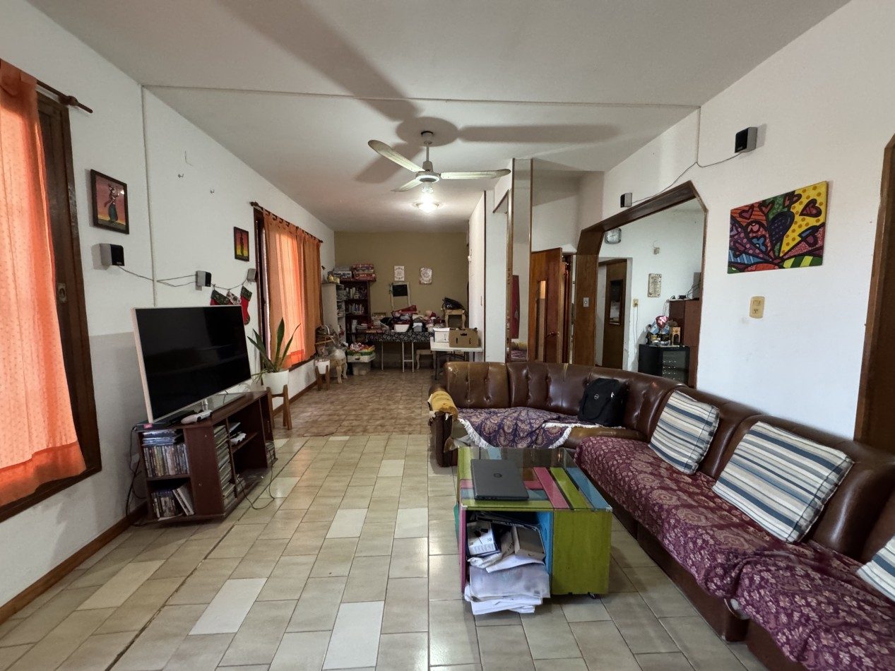 CASA EN VENTA - zona Av. de las Americas y Sarobe