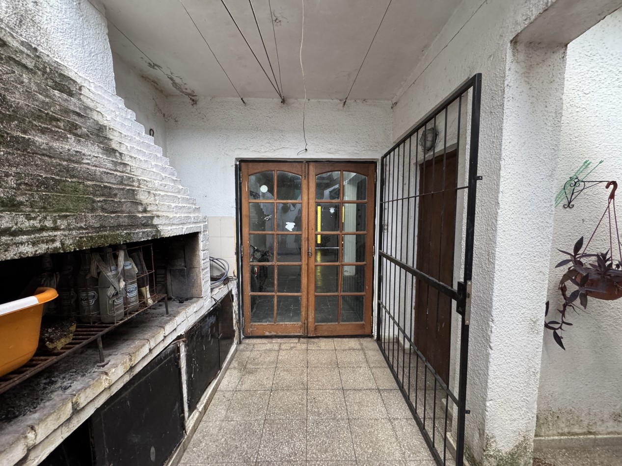 CASA EN VENTA - zona Av. de las Americas y Sarobe