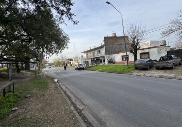 SE VENDE AMPLIO TERRENO  EN PARANA 1500 m2