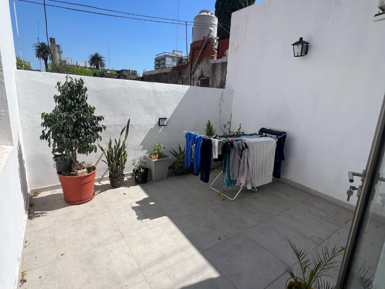 CASA CALLE GUALEGUAYCHY Y PERON