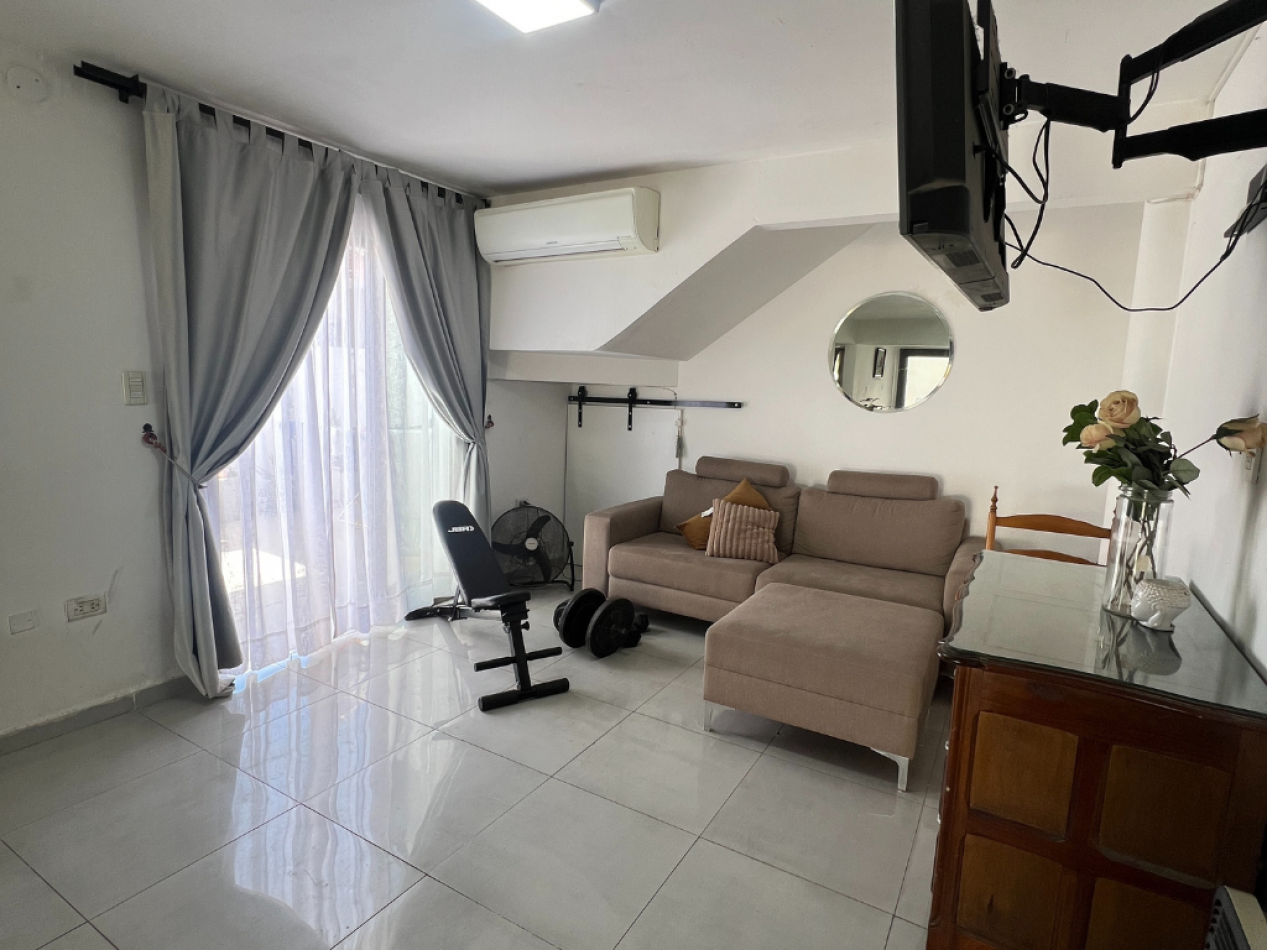 CASA CALLE GUALEGUAYCHY Y PERON