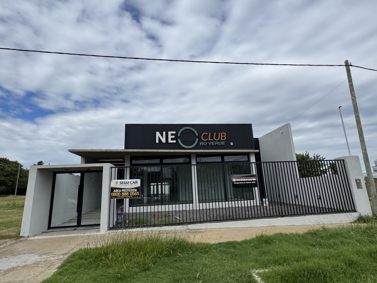 SE ALQUILA GRAN SALON COMERCIAL EN ORO VERDE