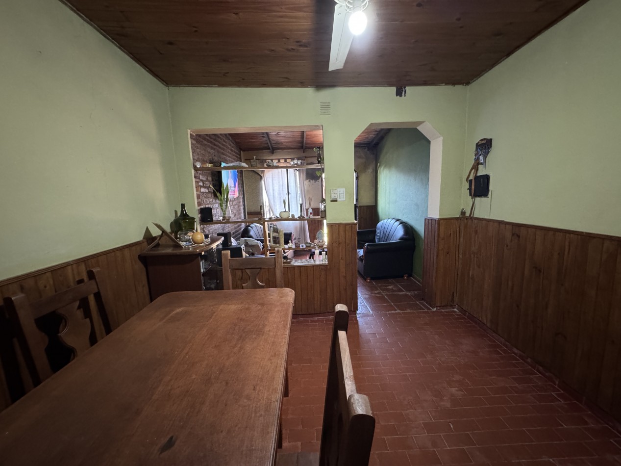 SE VENDE CASA ZONA MIGUEL DAVID Y ARTIGAS