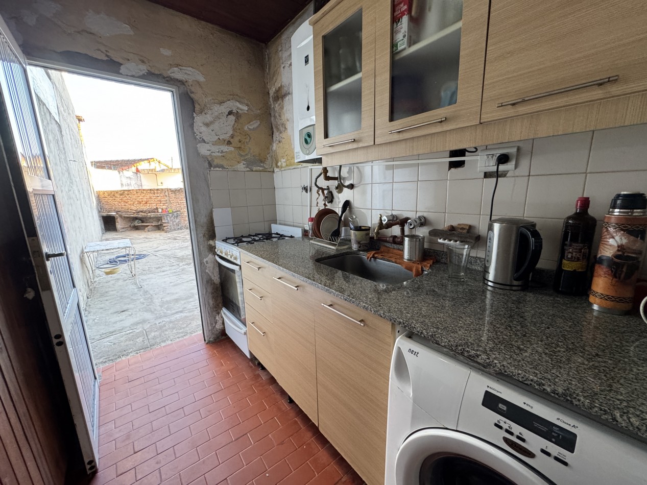 SE VENDE CASA ZONA MIGUEL DAVID Y ARTIGAS
