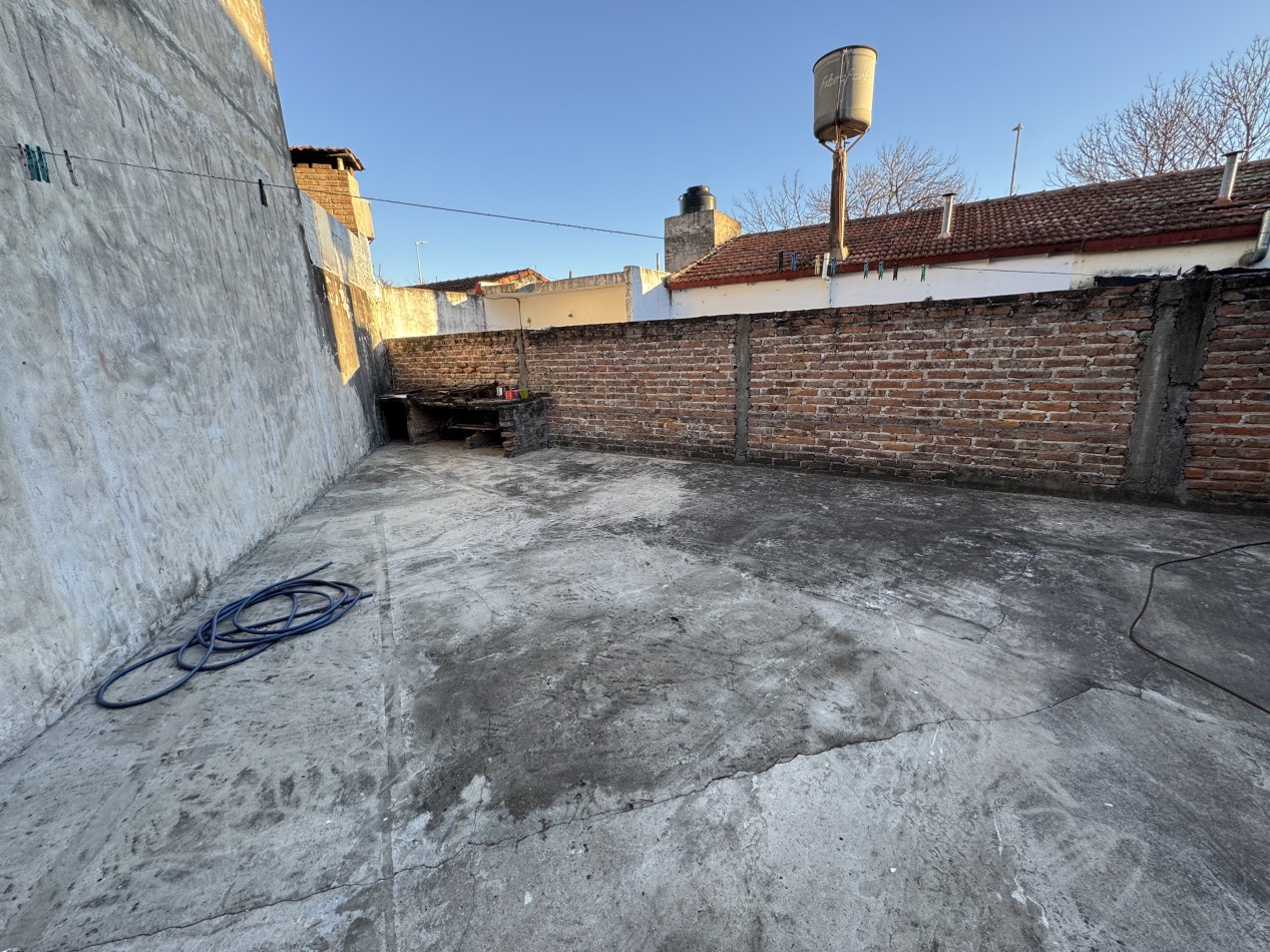 SE VENDE CASA ZONA MIGUEL DAVID Y ARTIGAS