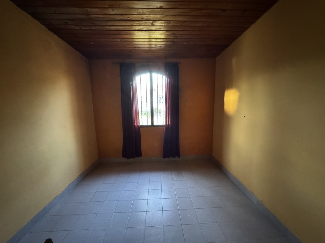 SE VENDE CASA ZONA MIGUEL DAVID Y ARTIGAS