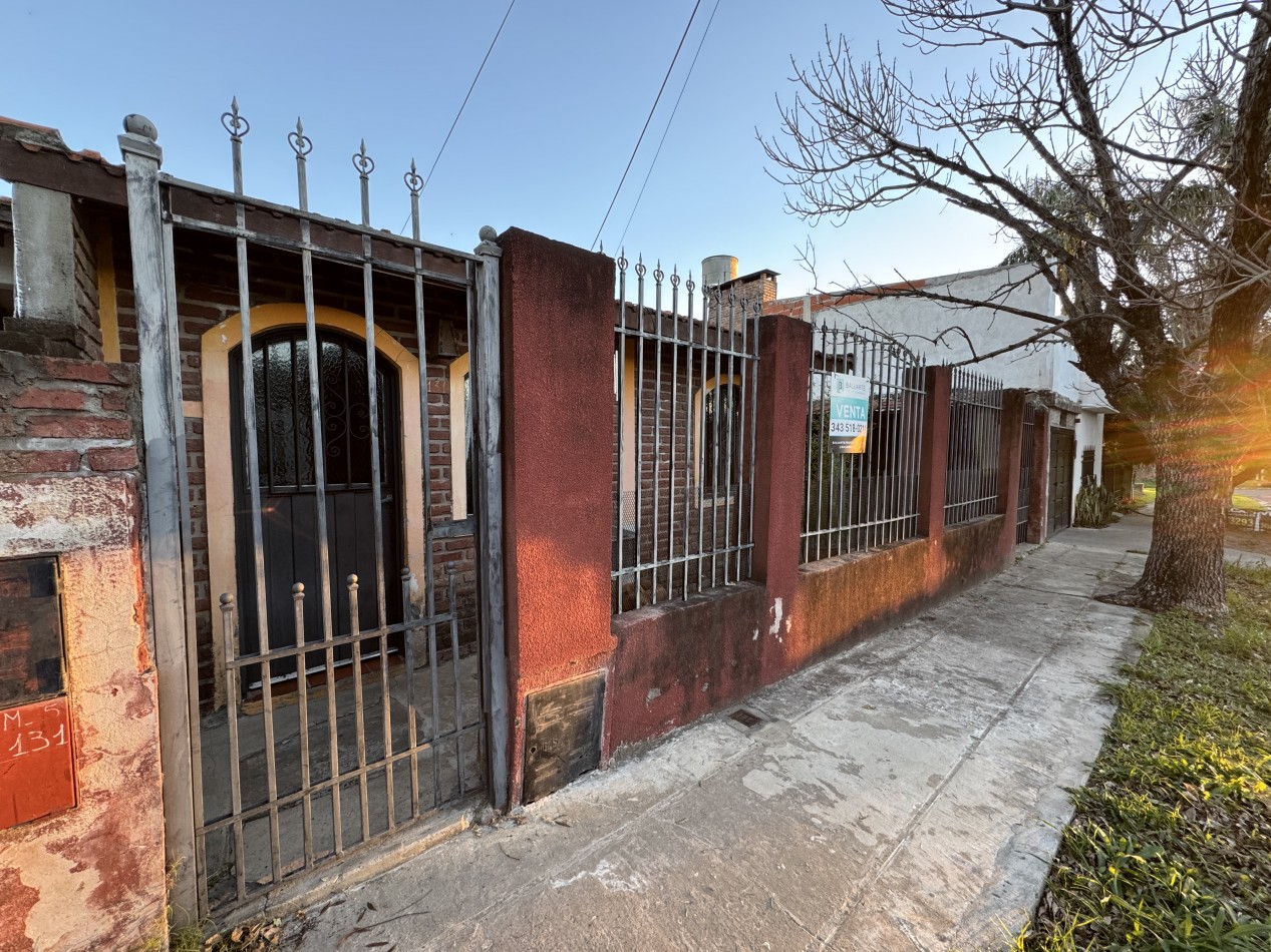 SE VENDE CASA ZONA MIGUEL DAVID Y ARTIGAS