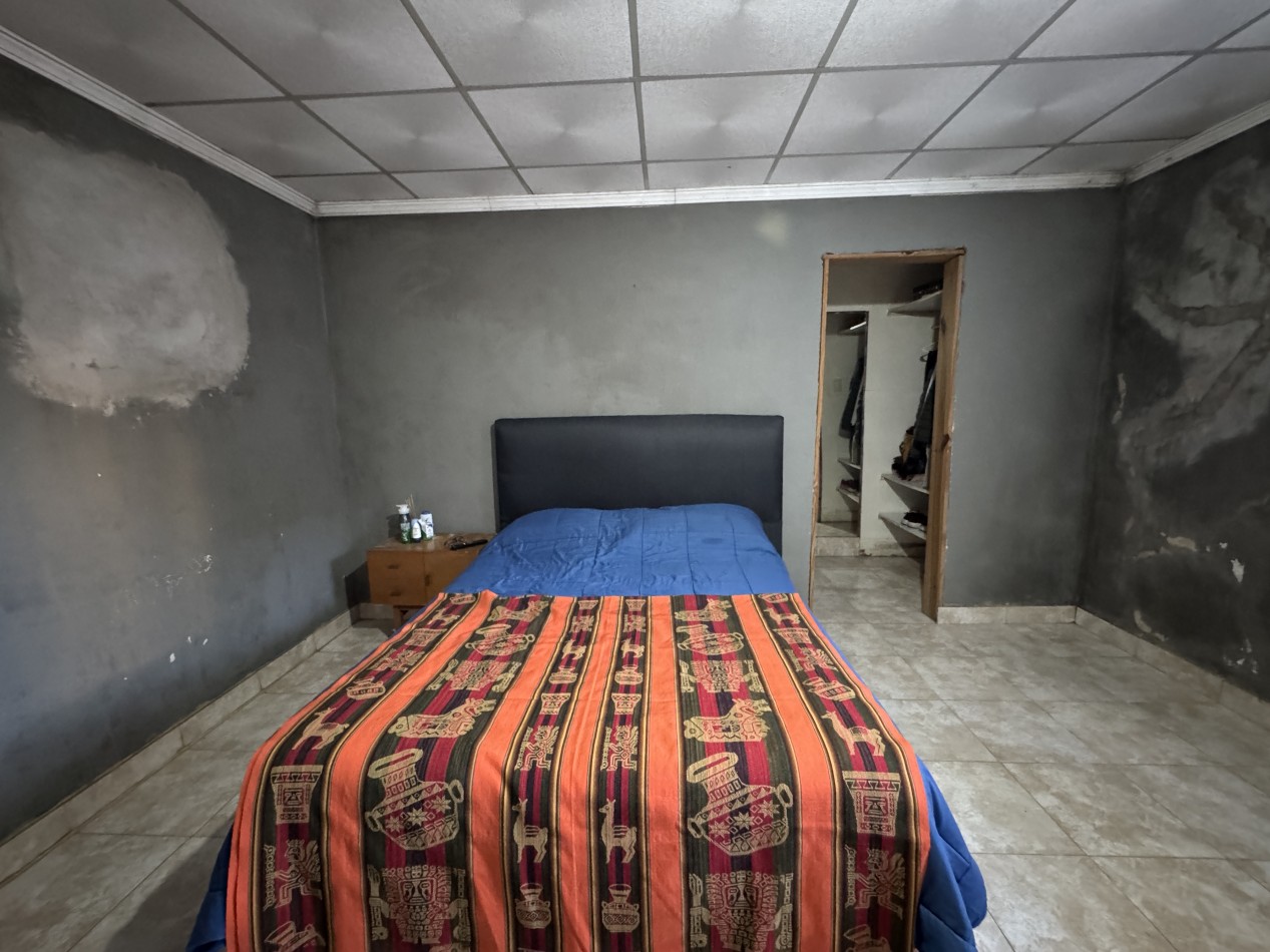 SE VENDE CASA ZONA MIGUEL DAVID Y ARTIGAS
