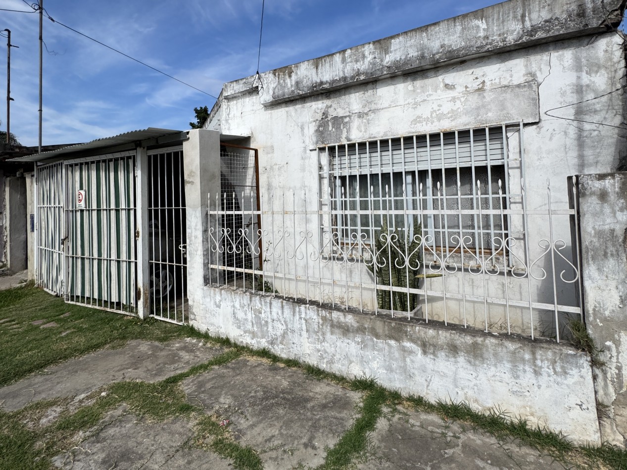 VENTA - CASA A REACONDICIONAR A METROS DE BLAS PARERA