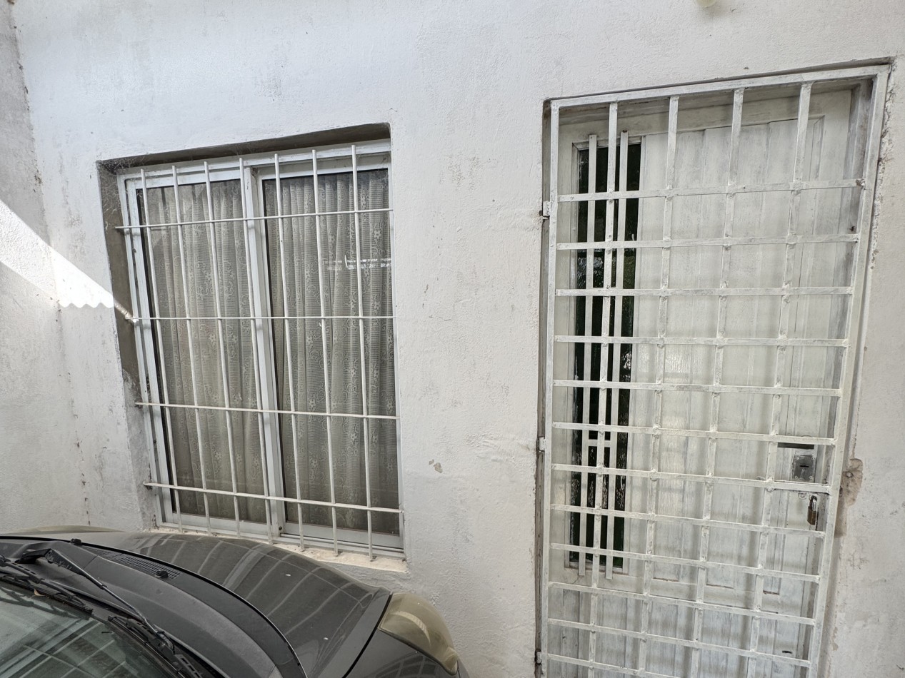 VENTA - CASA A REACONDICIONAR A METROS DE BLAS PARERA