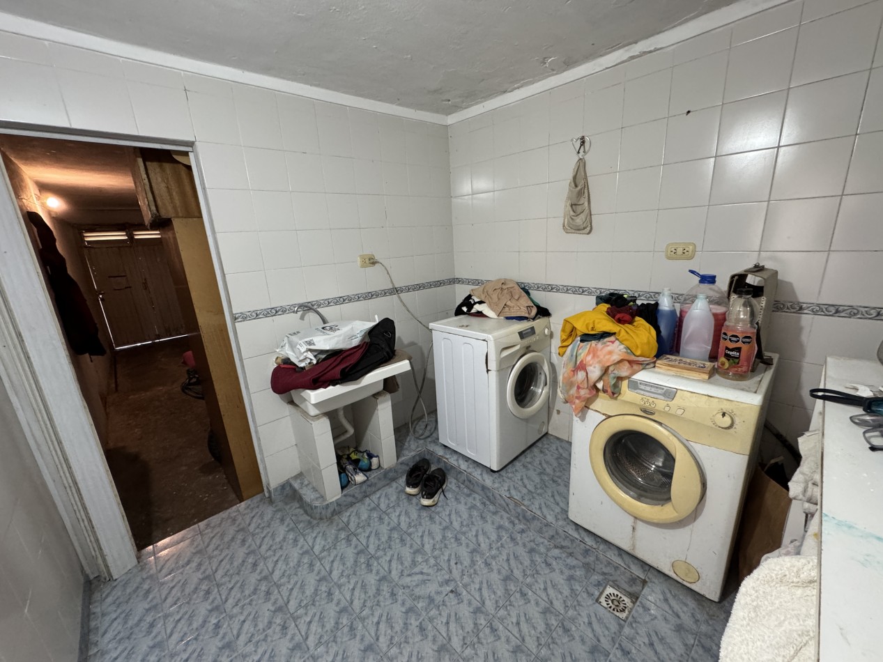 SE VENDE CASA A MEDIA CUADRA DE AV. ALMAFUERTE