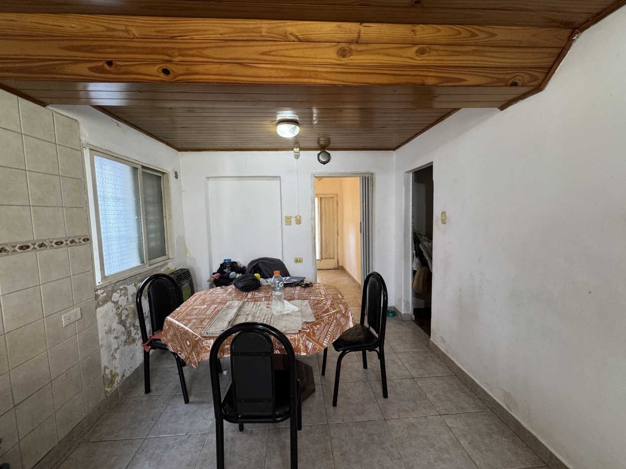 SE VENDE CASA A MEDIA CUADRA DE AV. ALMAFUERTE