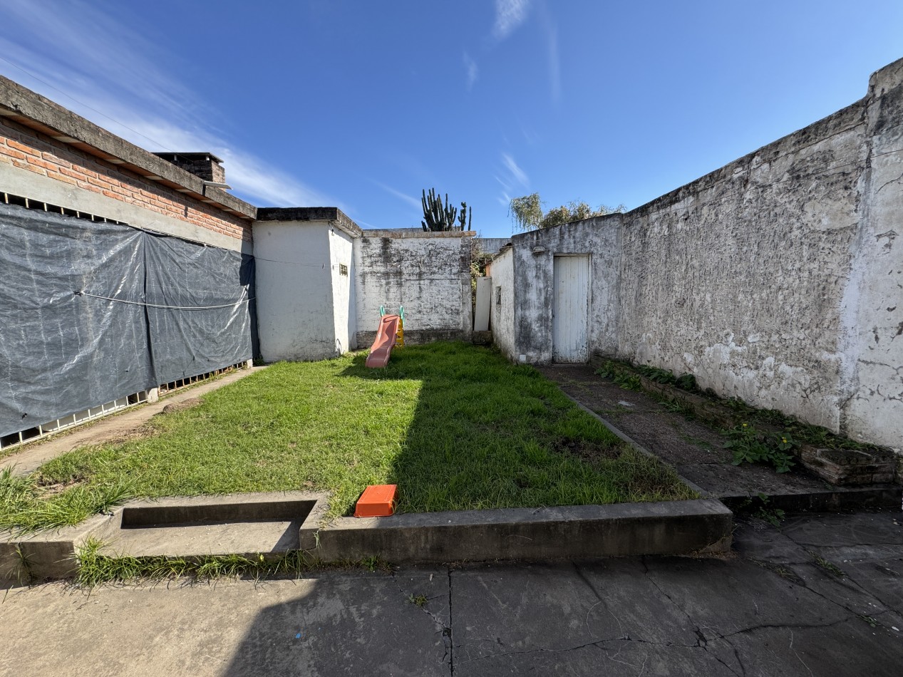 SE VENDE CASA A MEDIA CUADRA DE AV. ALMAFUERTE