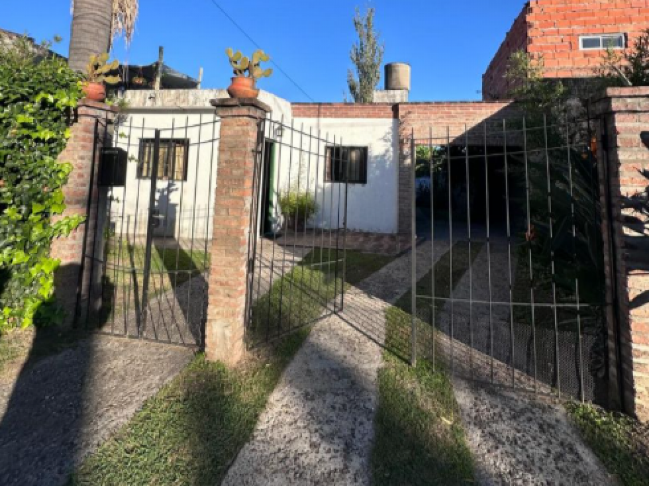 VENTA - CASA 3 DORMITORIOS ZONA BLAS PARERA Y BROWN