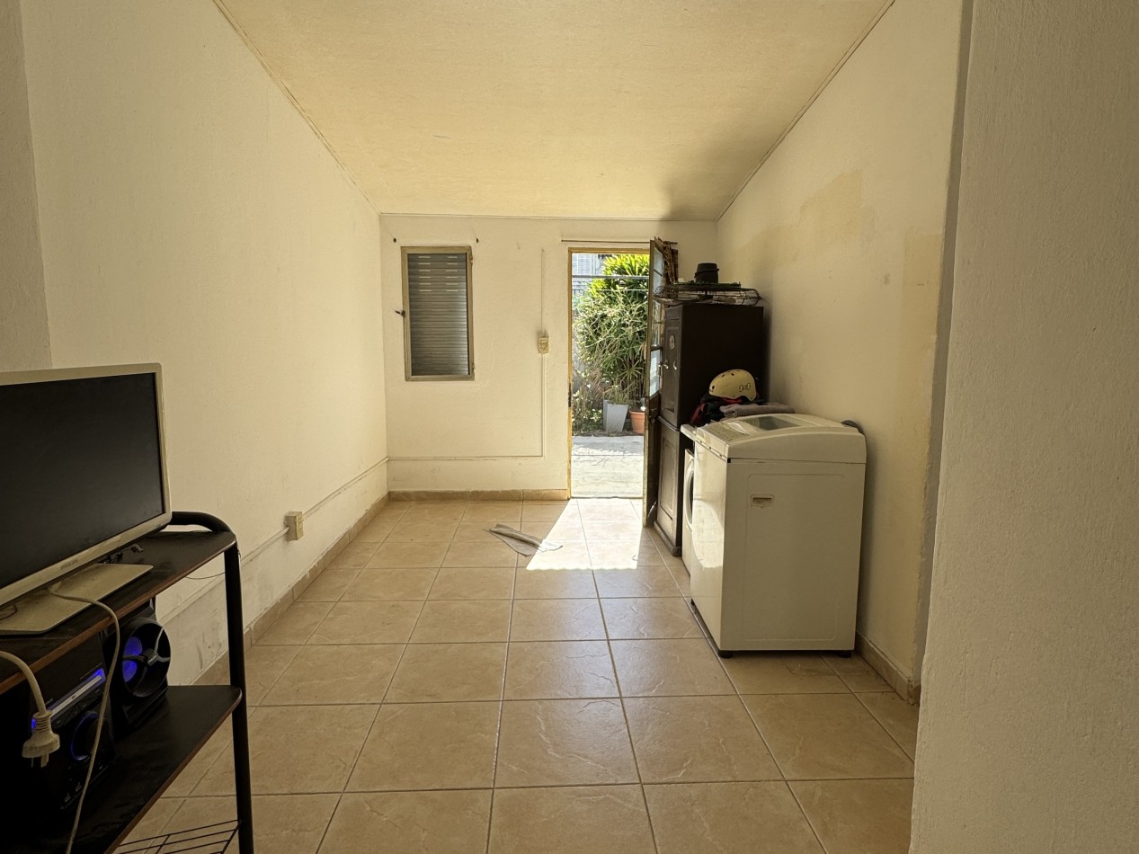 SE VENDE PROPIEDAD DE 4 DORM. ZONA BROWN Y CIRCUNVALACION 