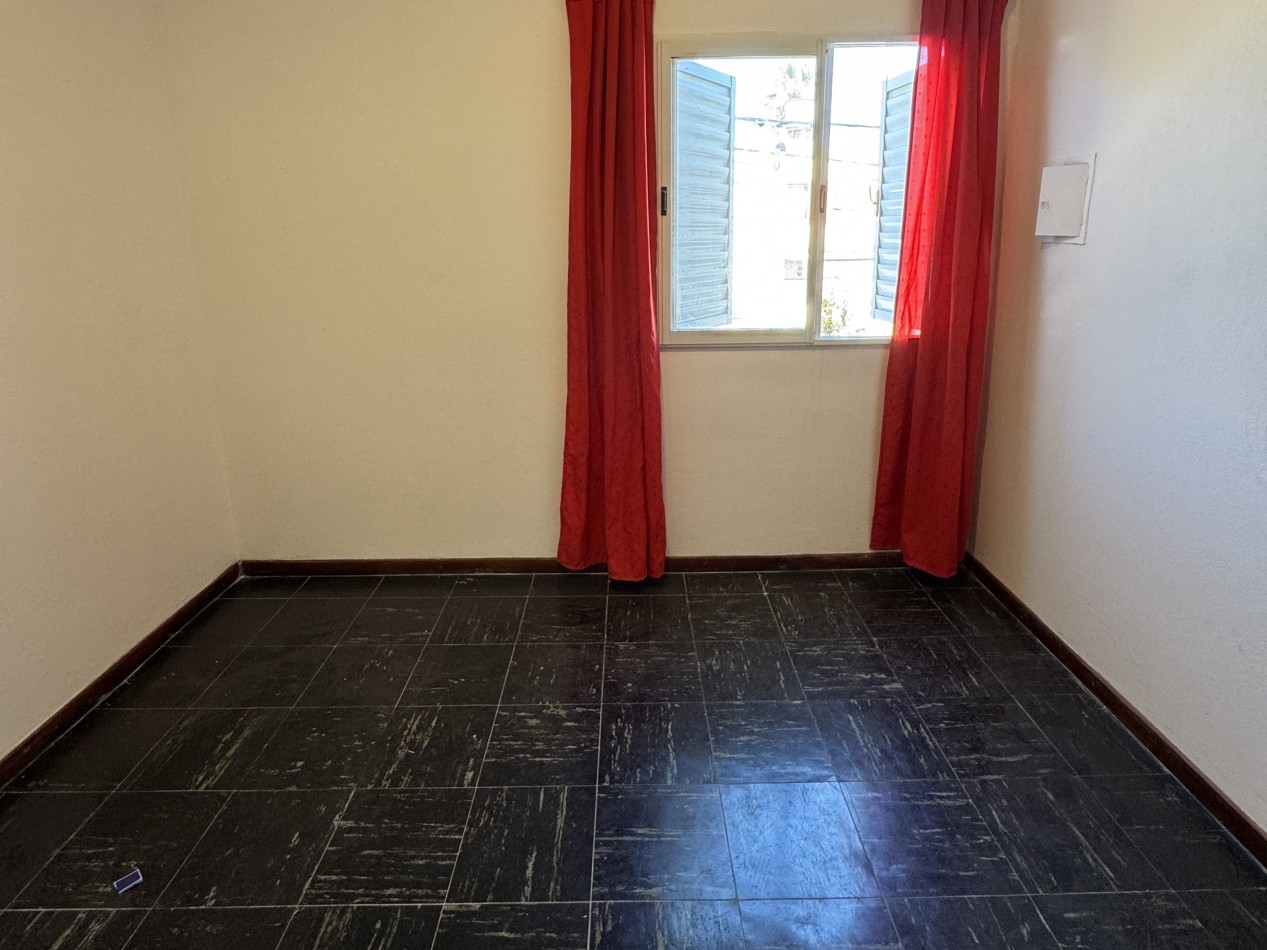 SE VENDE PROPIEDAD DE 4 DORM. ZONA BROWN Y CIRCUNVALACION 