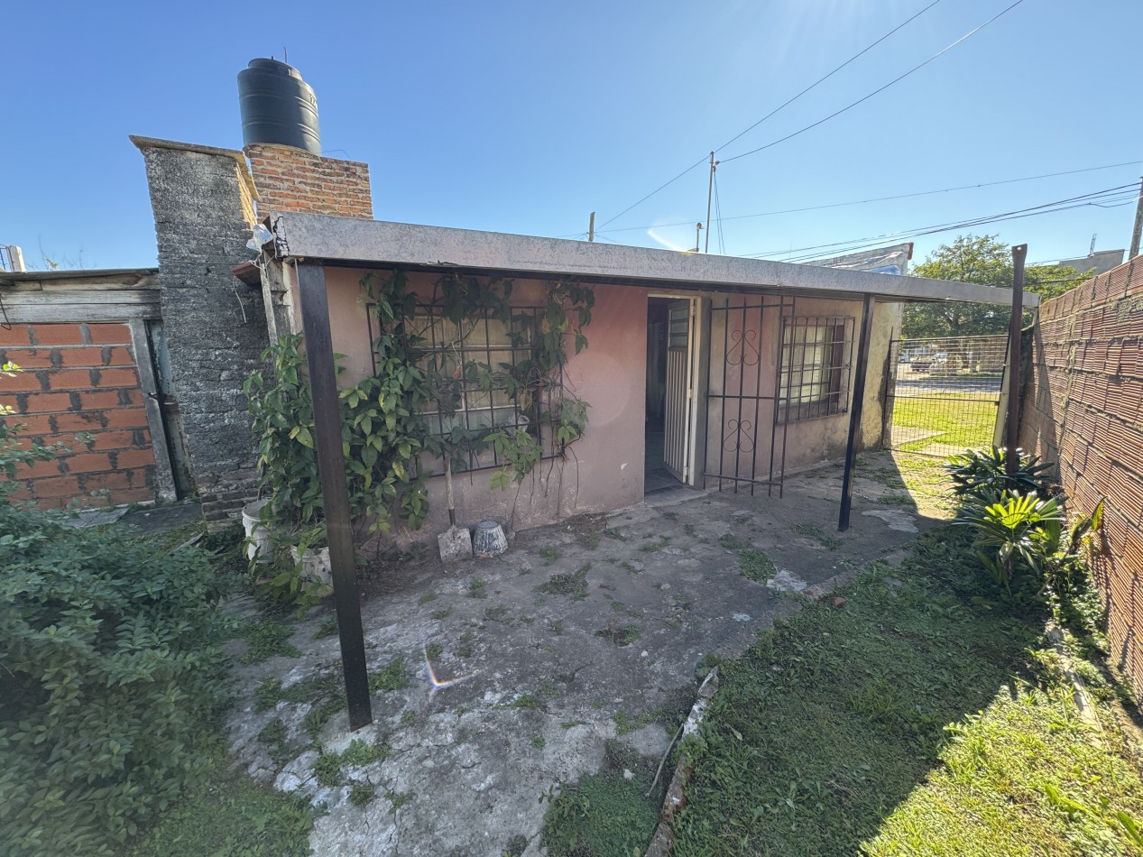 SE VENDE CASA 2 DORMITORIOS