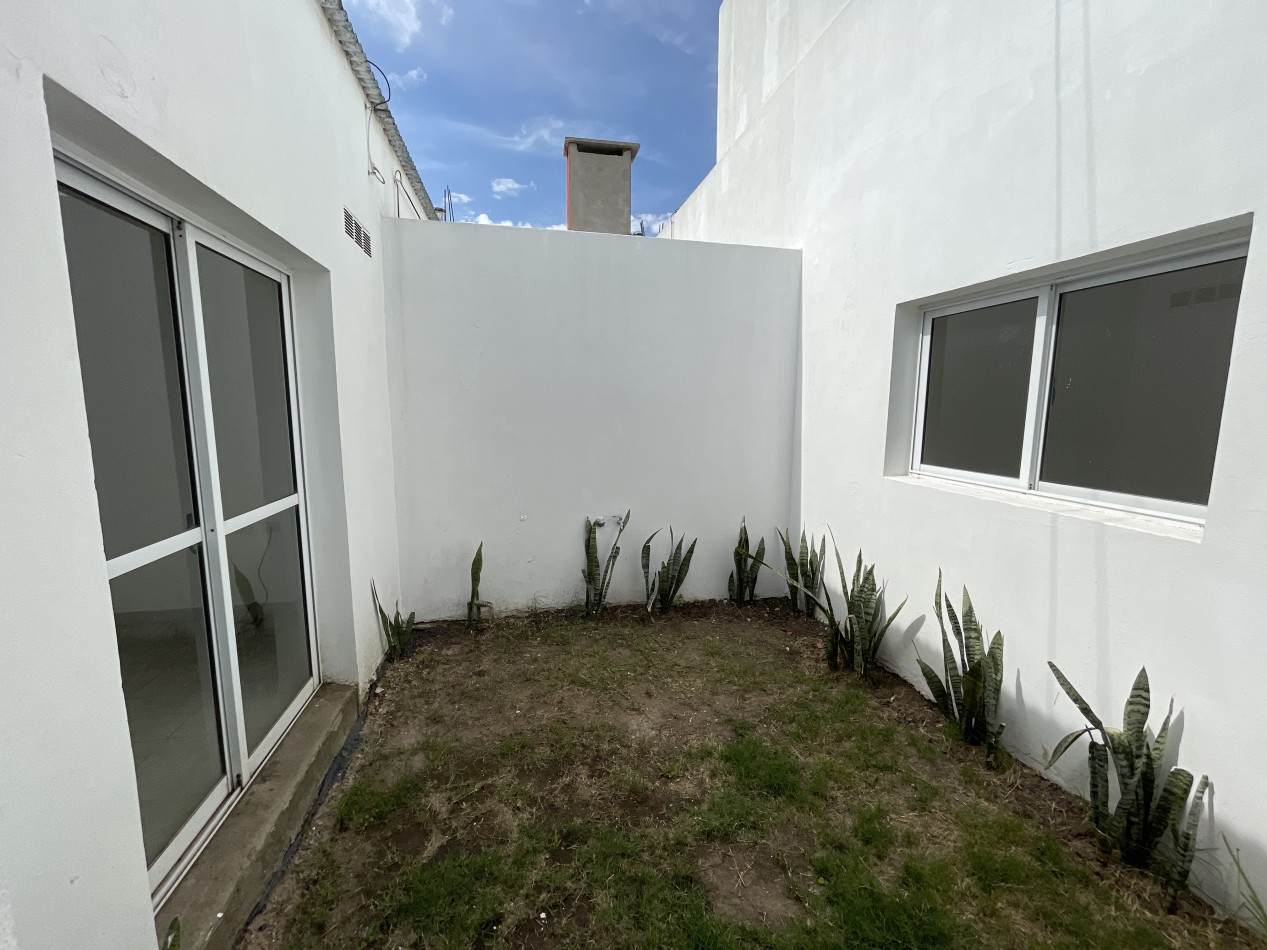 Casa en alquiler en Parana - DOS DORMITORIOS CON COCHERA A ESTRENAR