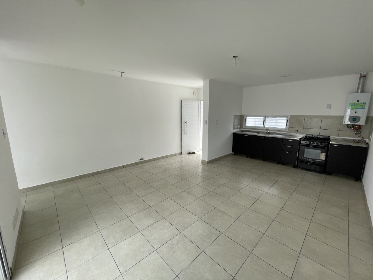 Casa en alquiler en Parana - DOS DORMITORIOS CON COCHERA A ESTRENAR