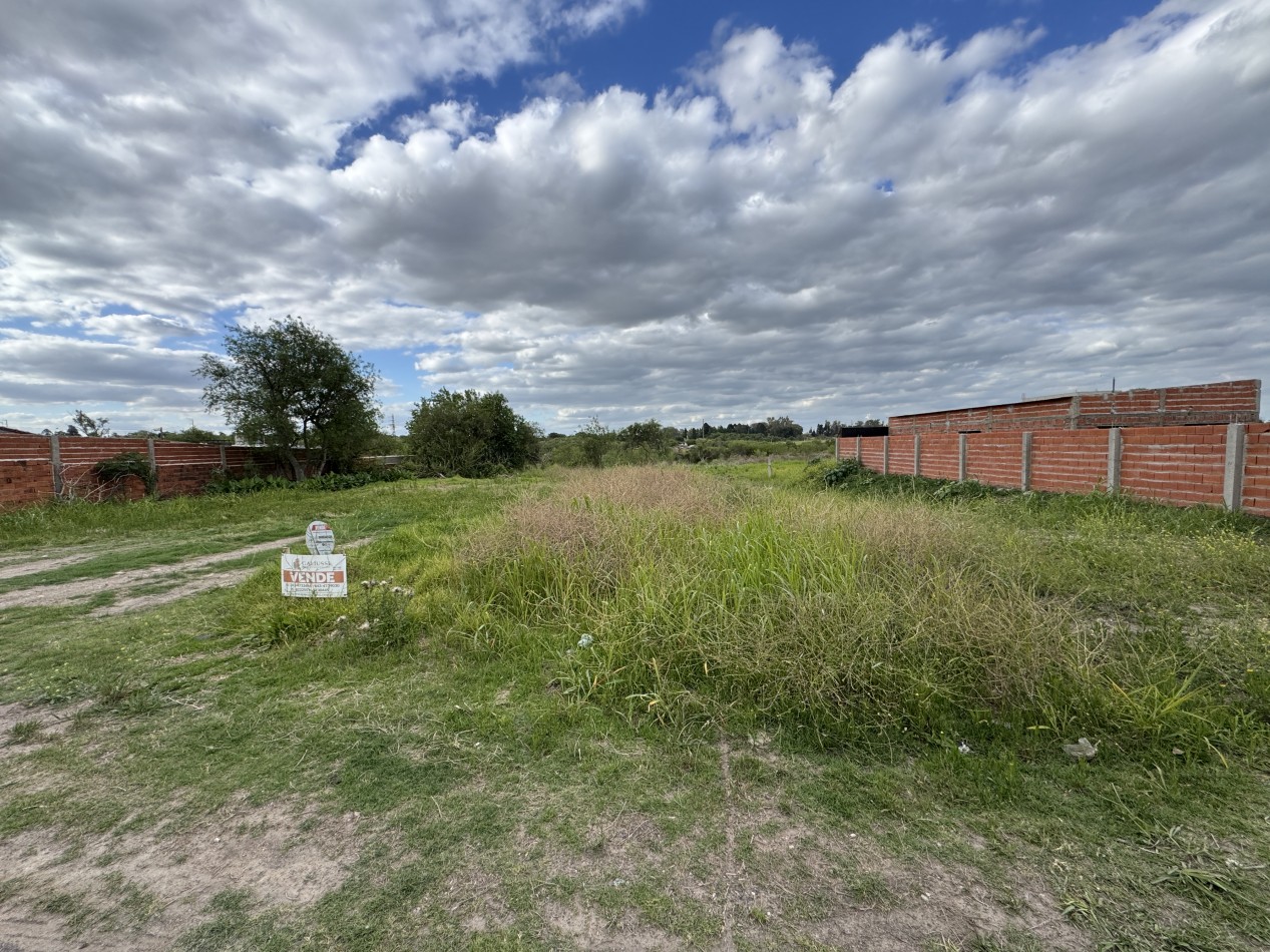 Terreno en venta en Parana - Amplio lote de 2500 m² sobre calle Santiago Cavallo