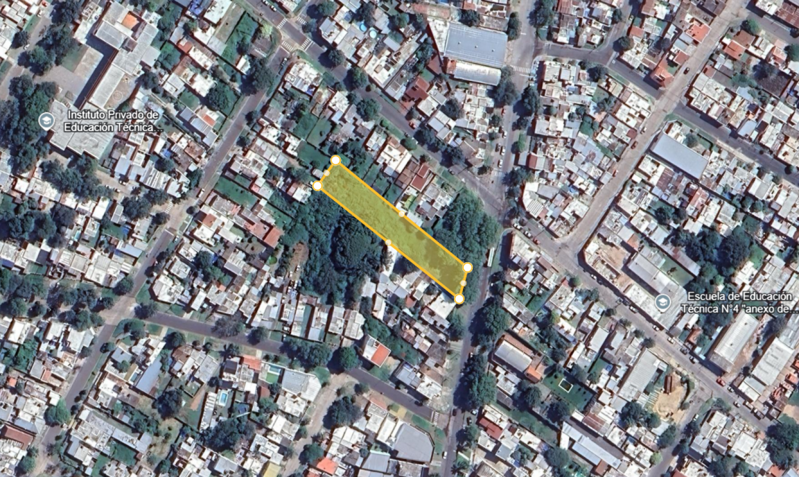 Terreno en venta en Parana - 1.500 m² en zona estrategica de alto transito