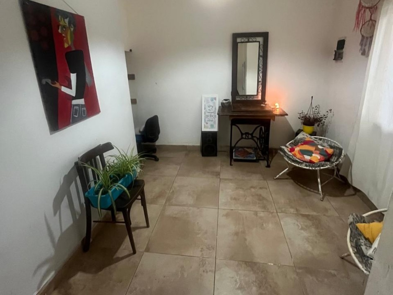 Casa en venta en Solvencia, San Benito - Dos plantas, cochera y patio