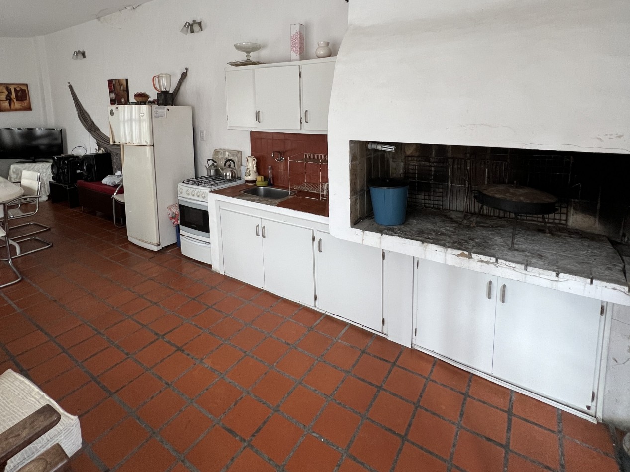 Casa en venta en zona centrica de Parana - Amplio terreno, pileta, quincho y excelente ubicacion