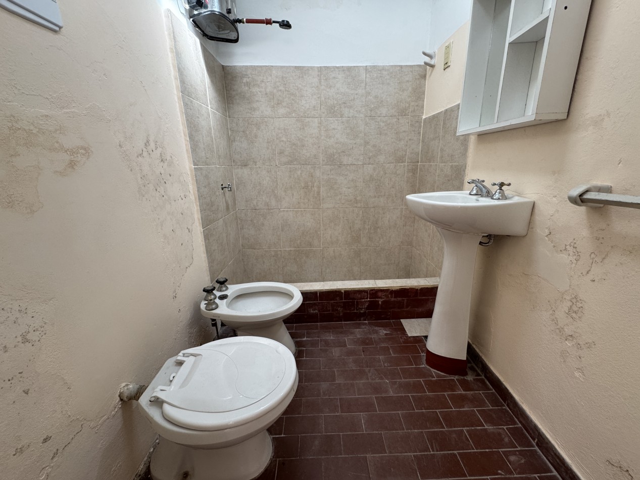 Casa en venta en zona Don Bosco y Diaz Velez - Dos viviendas ideales para familia e inversion