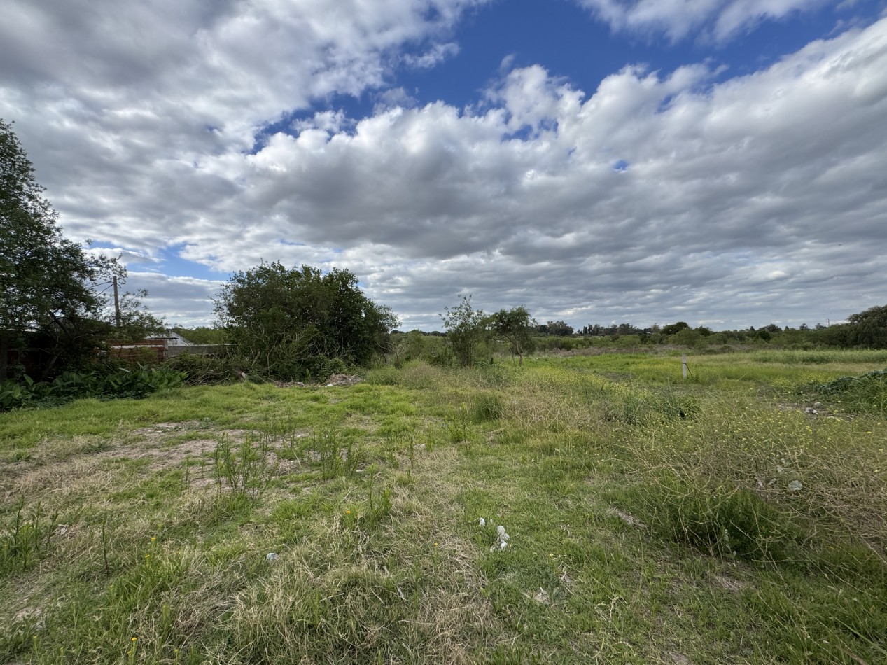 Terreno de 2.500 m² con amplio frente - Ideal proyecto o inversion en Parana