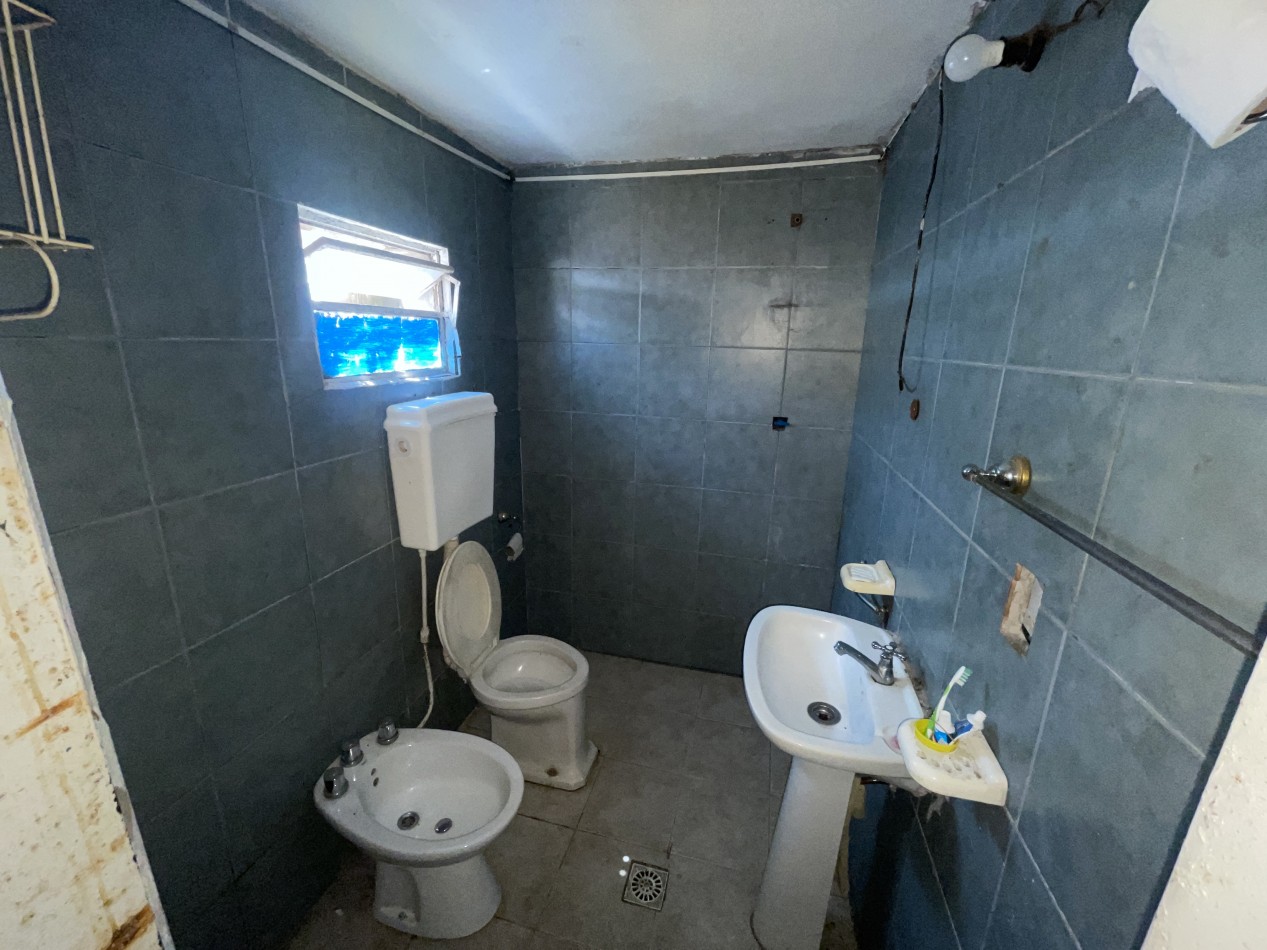 Casa a reciclar con gran terreno y potencial de renta - Zona Brown y Rondeau en Parana