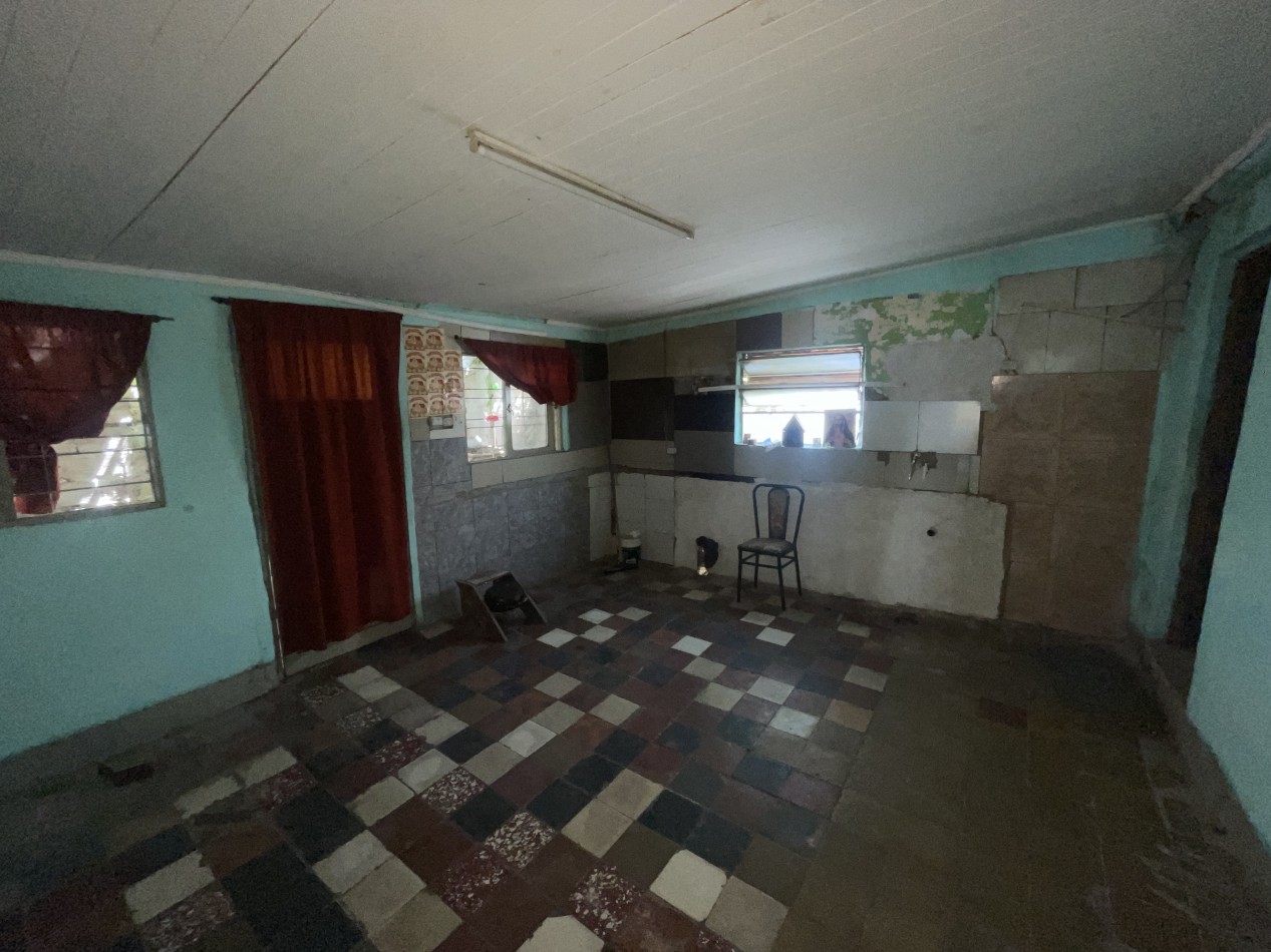 Casa a reciclar con gran terreno y potencial de renta - Zona Brown y Rondeau en Parana