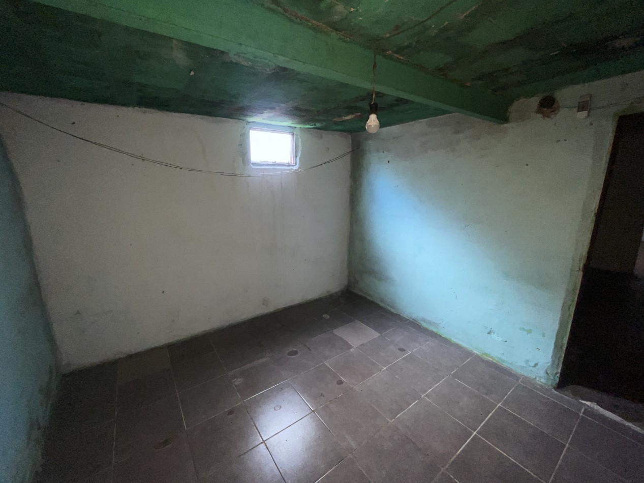 Casa a reciclar con gran terreno y potencial de renta - Zona Brown y Rondeau en Parana