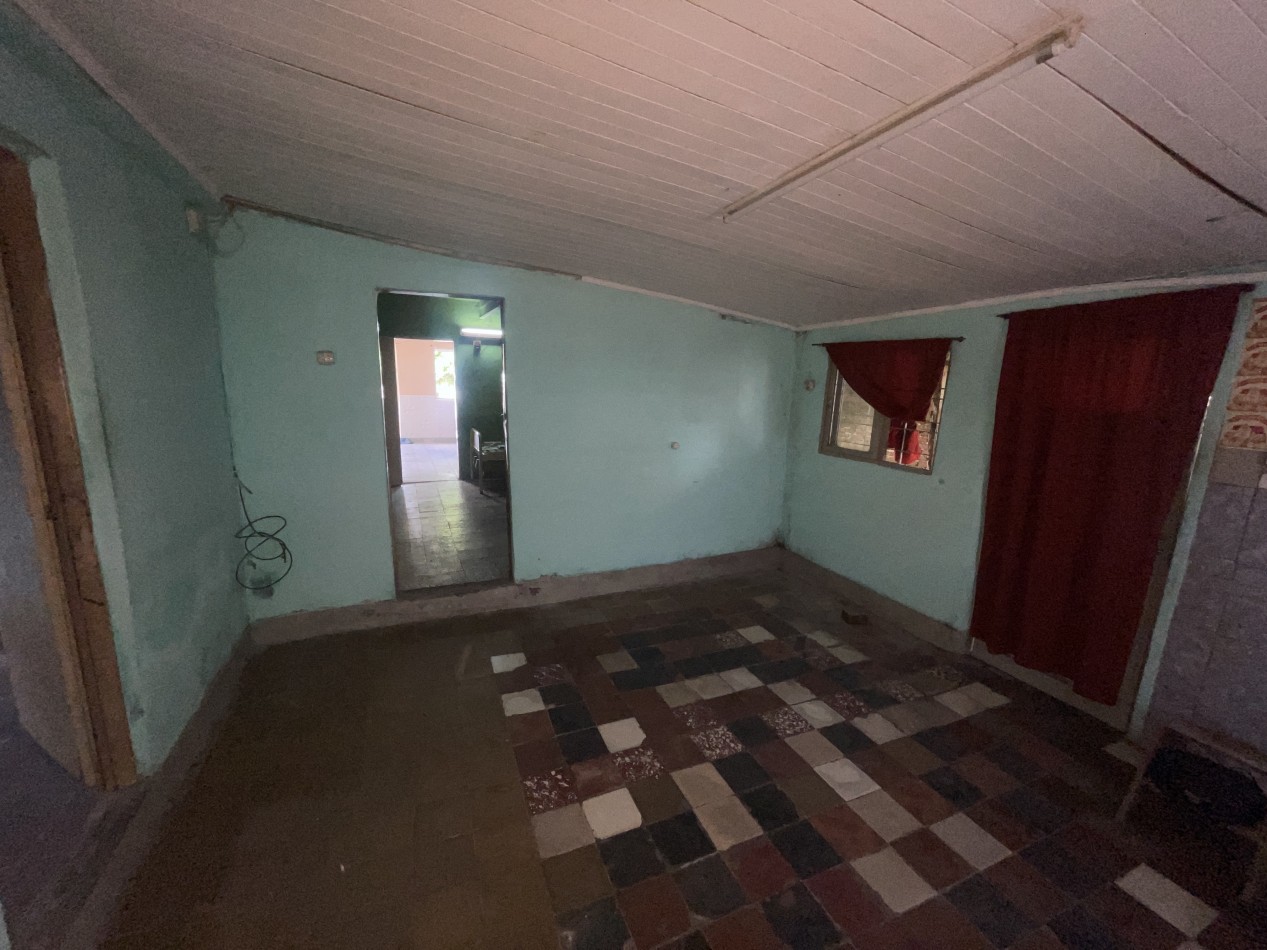 Casa a reciclar con gran terreno y potencial de renta - Zona Brown y Rondeau en Parana