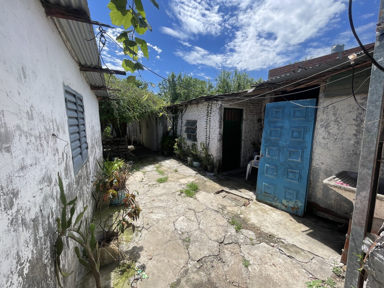 Casa a reciclar con gran terreno y potencial de renta - Zona Brown y Rondeau en Parana