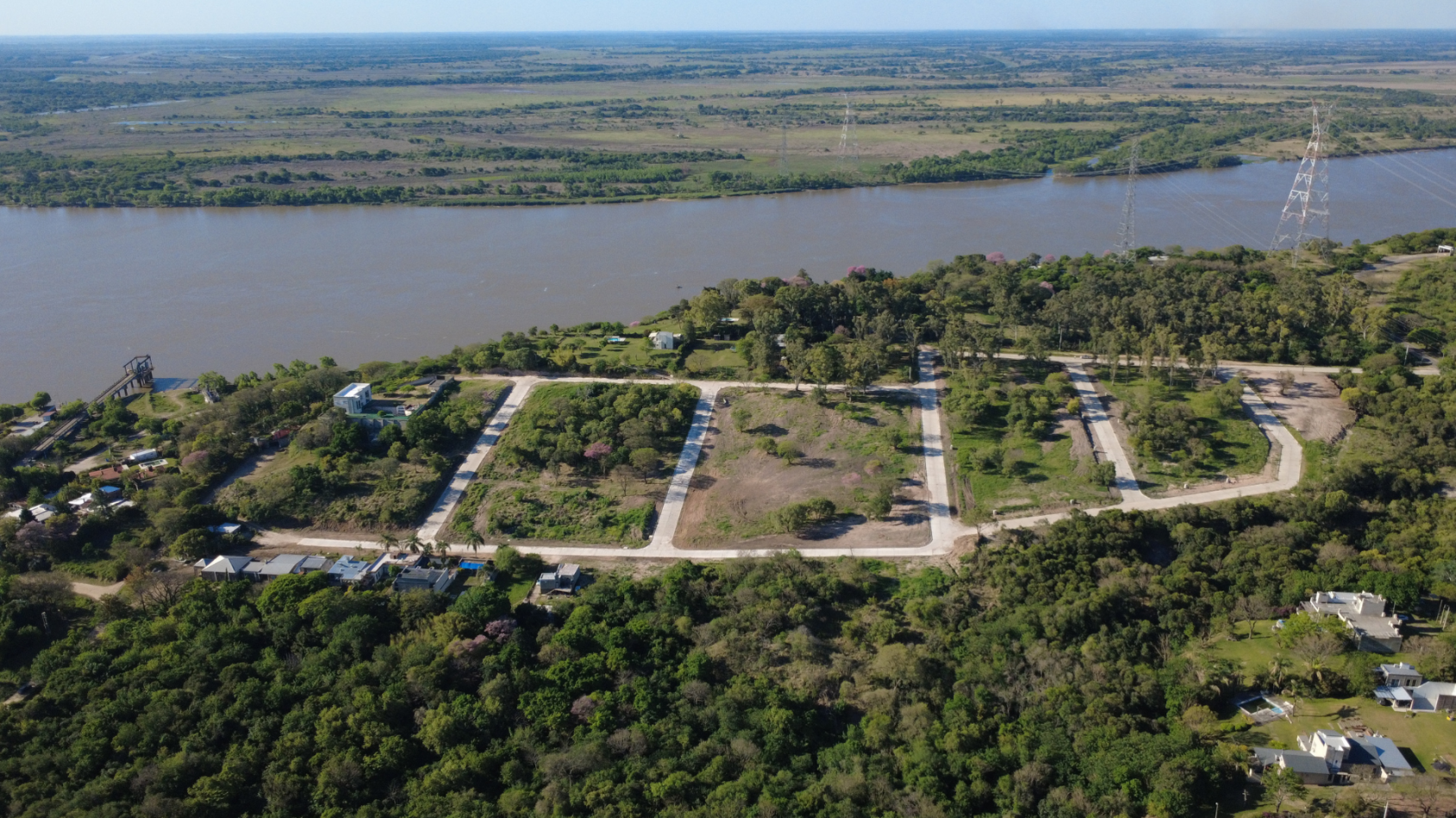 Lotes residenciales cerca del rio de 450 m² y 675 m² - Zona con excelente conectividad Parana