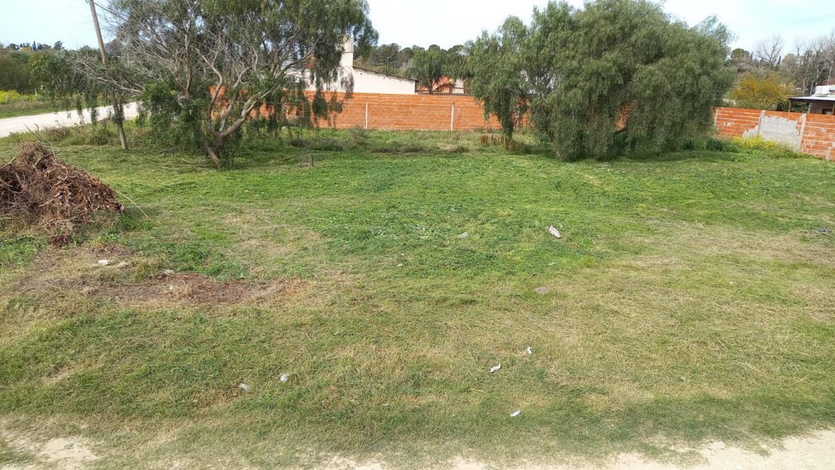 Terreno en esquina de 480 m² - Colonia Avellaneda 