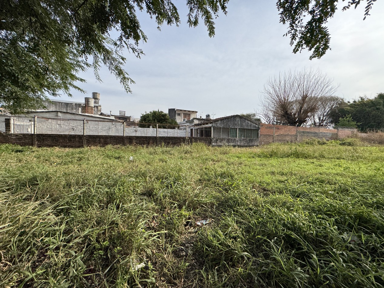 Terreno de 1.500 m² con gran frente - Zona comercial Montiel y Casiano Calderon en Parana