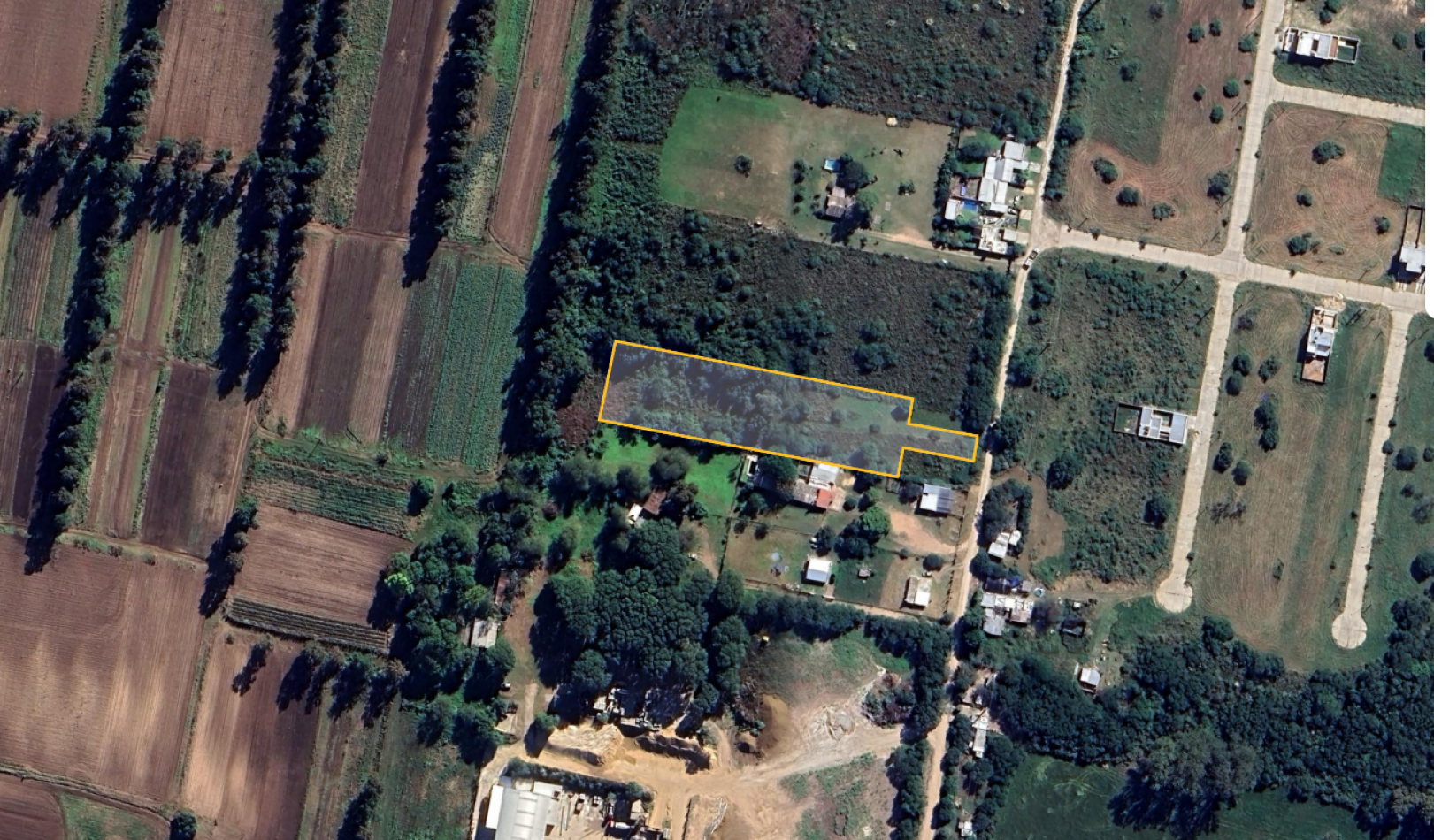 Terreno amplio de 4.155 m² en zona Paracao - Parana