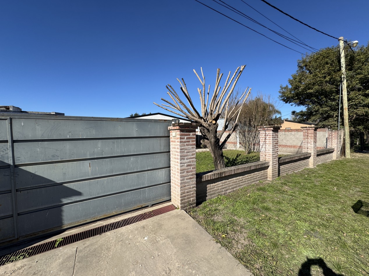 Casa de 2 dormitorios con pileta en terreno de 1.000 m² - Colonia Avellaneda