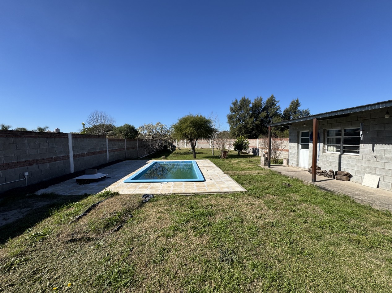 Casa de 2 dormitorios con pileta en terreno de 1.000 m² - Colonia Avellaneda
