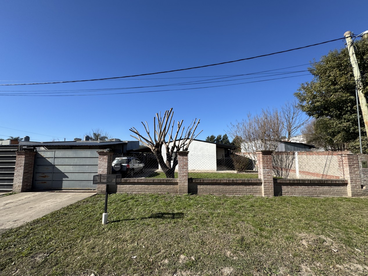 Casa de 2 dormitorios con pileta en terreno de 1.000 m² - Colonia Avellaneda