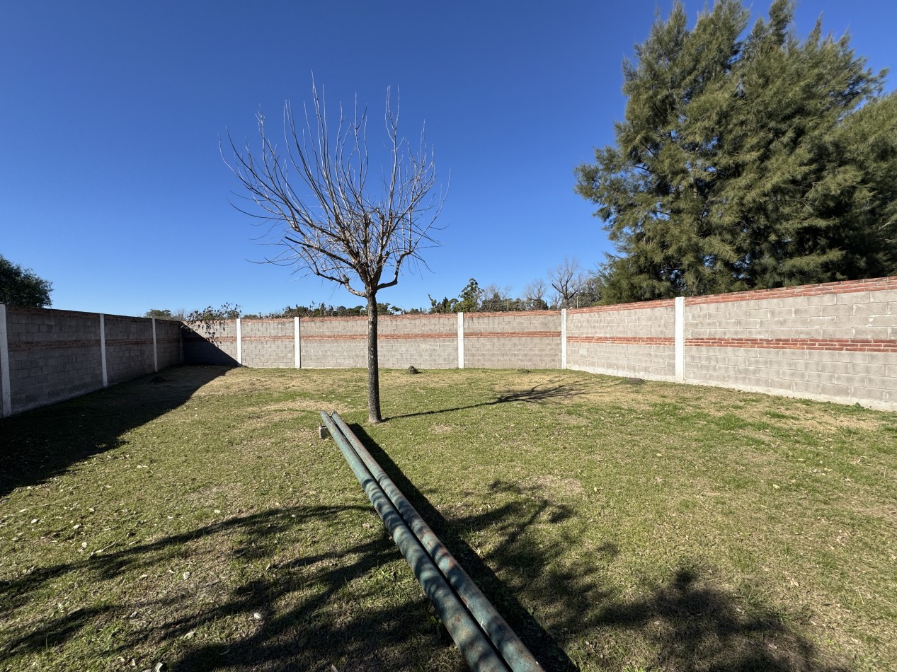 Casa de 2 dormitorios con pileta en terreno de 1.000 m² - Colonia Avellaneda